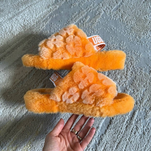 UGG Fluff Yeah Slide Poppy slipper sandal fuzzy orange sheepskin elastic strap 9 - Picture 4 of 11